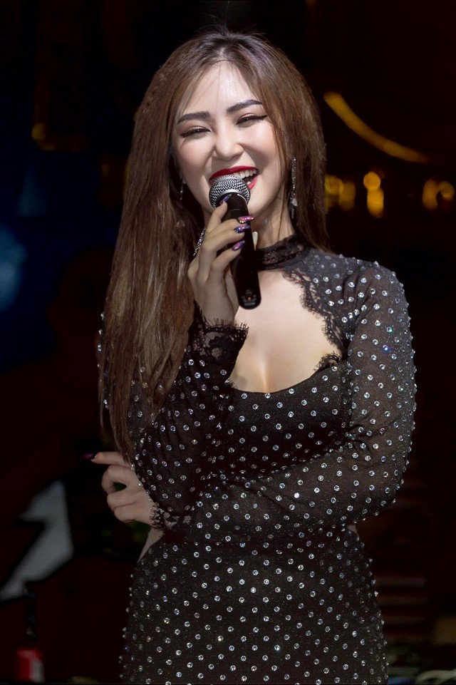 huong tram xuat hien ben 2 nhoc ty noi gi ve nghi van sinh con huong tram xuat hien ben 2 nhoc ty noi gi ve nghi van sinh con