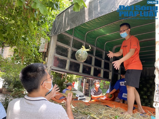 doi boc vac 0 dong miet mai giua trua he tiep suc cho tam dich bac giang dspl 6 doi boc vac 0 dong miet mai giua trua he tiep suc cho tam dich bac giang dspl 6