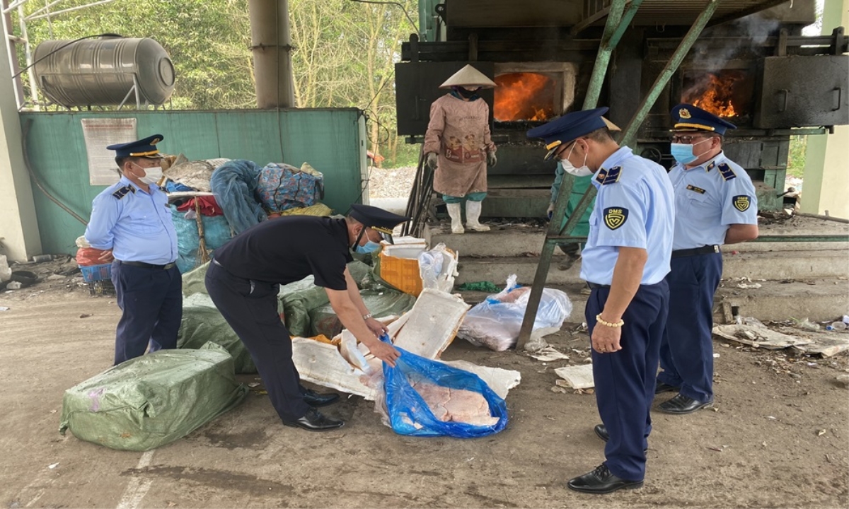 Quảng Ninh: Kiểm tra, bắt giữ gần 600kg nầm lợn không rõ xuất xứ, bốc mùi hôi