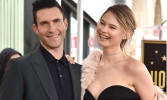 Adam Levine chào đón con thứ ba
