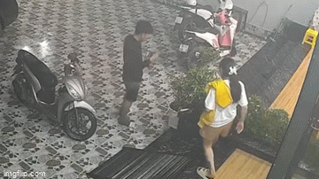 Dở khóc dở cười với khoảnh khắc 