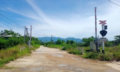 Khánh Hoà: Xe khai thác đá gây ô nhiễm, người dân kiến nghị mở lại đường ngang 