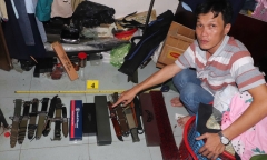 Triệt phá đường dây mua bán vũ khí quân dụng 
