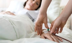Định mệnh nghiệt ngã từ sai sót y khoa Đông-Tây: Bị y tá truyền nhầm cà phê sữa vào tĩnh mạch, bệnh nhân tử vong thương tâm