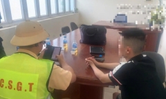 Tài xế ô tô ngủ trên cao tốc bị phát hiện vi phạm nồng độ cồn, dương tính với ma túy