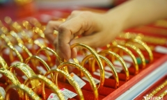 Tin giá vàng mới nhất tối nay (26/8): Vàng miếng SJC, nhẫn đồng loạt đảo chiều giảm