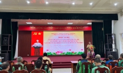 CSGT Hà Nội tổ chức tuyên truyền, phổ biến luật cho tài xế xe ôm vi phạm