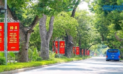 Đường phố Hà Nội trang hoàng, rực rỡ cờ hoa chào mừng Quốc khánh 2/9