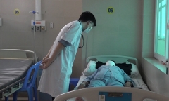 Miền Bắc nồm ẩm: Bệnh hô hấp gia tăng ở người già và trẻ em