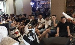 Hải Phòng: Phớt lờ lệnh cấm, quán karaoke mở cửa tiếp gần 20 khách cùng lúc
