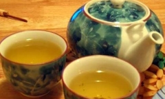 Tụ tập uống nước chè trong thời gian giãn cách, 5 người bị phạt 50 triệu đồng