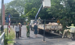 Hà Nội dựng 30 chốt cứng bằng rào sắt,  khuyến cáo người dân không đi qua