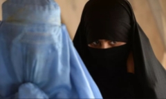 Đặc nhiệm Anh cải trang thành phụ nữ để qua các trạm kiểm soát Taliban, tháo chạy khỏi Afghanistan