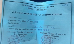Vụ khoe tiêm vắc-xin nhờ xin ông anh: Đình chỉ công tác Phó Chủ tịch phường