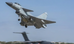 'Rồng' J-10 Trung Quốc bất ngờ 'hạ đo ván' át chủ bài Su-35 của Nga khiến nhiều người sửng sốt