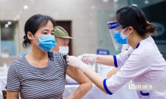 Có nên cấp “thẻ xanh COVID” cho người tiêm 1 mũi vắc-xin?