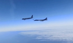 Tiêm kích Su-30 của Nga chặn 2 máy bay ném bom của Mỹ trên Biển Đen