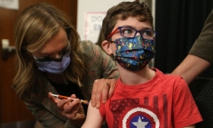 WHO: Trẻ em, thanh thiếu niên khỏe mạnh chưa cần tiêm liều vaccine phòng COVID-19 tăng cường