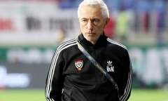HLV Bert van Marwijk chính thức bị UAE sa thải 