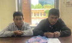 Bắt giữ 2 đối tượng giấu hơn 17g ma tuý trong gương chiếu hậu
