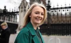 Tân Thủ tướng Anh Liz Truss từng đóng vai 'bà đầm thép' Margaret Thatcher