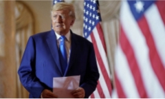 Ông Trump và luật sư bị phạt gần 1 triệu USD 