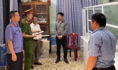 Quảng Bình: Bắt cán bộ tư pháp phường nhận hối lộ hơn 100 triệu đồng 