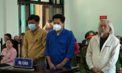 Mâu thuẫn đất đai, 3 cha con cầm rựa chém gục hàng xóm