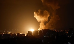 Israel không kích hàng loạt mục tiêu ở Dải Gaza 