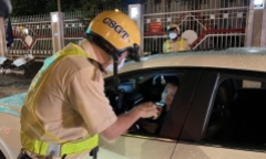 Vi phạm nồng độ cồn và sử dụng bằng lái giả, nam tài xế bị phạt 51 triệu đồng