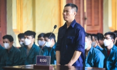 Cựu cán bộ công an lãnh 13 năm tù vì buôn lậu