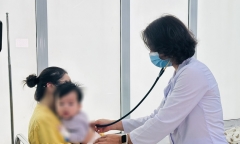 Nhiều trẻ nhỏ chỉ vài tháng tuổi mắc thuỷ đậu, phải nhập viện cả tuần