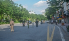 Hà Nội lập 6 tổ liên ngành tại 12 quận, kiểm soát người ra đường