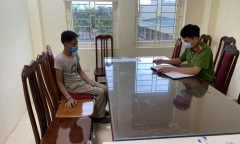 Người đàn ông đuổi chém chỉ huy trưởng quân sự xã tại chốt kiểm dịch