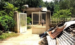Người đàn ông tử vong bất thường trong nhà vệ sinh khóa kín, trên người có vết đâm