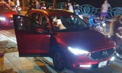 Người phụ nữ chặn đầu xe Mazda CX5, đánh ghen dữ dội ở Hồ Tây
