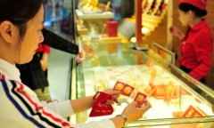 Giá vàng hôm nay ngày 17/11: Vàng áp ngưỡng 62 triệu đồng