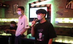 Vừa mở cửa được một ngày lại phải tạm ngừng hoạt động: Nhiều quán karaoke ở TP.HCM trở tay không kịp