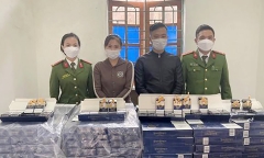 Hàng nghìn bao thuốc lá lậu được ngụy trang dưới vỏ bọc phòng chống dịch COVID-19