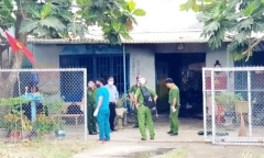 Long An: Nam thanh niên nghi ngáo đá đập phá, đốt nhà người quen rồi tự đâm vào người