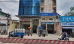 Hé lộ bí ẩn bên trong thùng carton nghi chứa thi thể trẻ sơ sinh trong tòa nhà ở TP.HCM