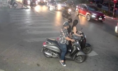 Hà Nội: Trích xuất camera, truy tìm đối tượng sàm sỡ cô gái giữa phố