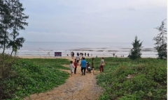Nghệ An: Ra biển mò ngao, bé trai đuối nước thương tâm