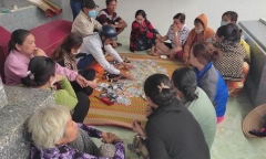 Vĩnh Long: Nhóm quý bà đánh bạc trong khu nhà mồ