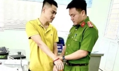 Cựu cán bộ công an trại giam lừa đảo gần 1 tỷ đồng rồi bỏ trốn