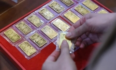 Giá vàng hôm nay ngày 30/8: Vàng trong nước quay đầu tăng, ngược chiều với thị trường thế giới