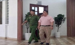 Truy tố cựu Giám đốc Bệnh viện Mắt TP.HCM cùng 7 thuộc cấp
