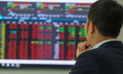 Chứng khoán đỏ sàn, VN-Index lao dốc sát mốc 1.000 điểm