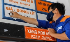 Giá xăng tăng lần thứ 4 liên tiếp, RON 95 ở mức 23.860 đồng/lít