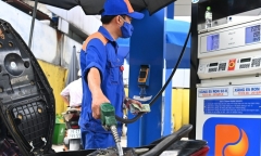 Giá xăng trong nước giảm hơn 1.000 đồng/lít